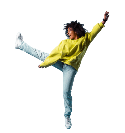 Jeune femme énergique représentant la réussite grâce aux données